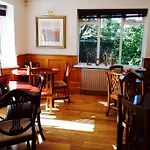 بيت ريفي The George Carvery &
