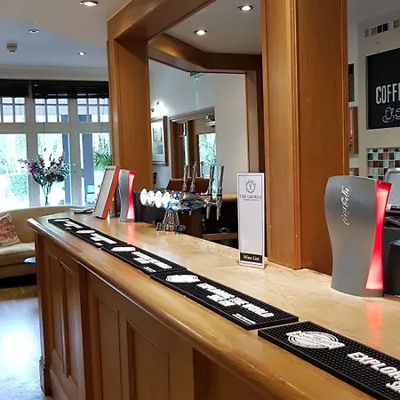 乔治烤肉餐厅及酒店 4* 里彭